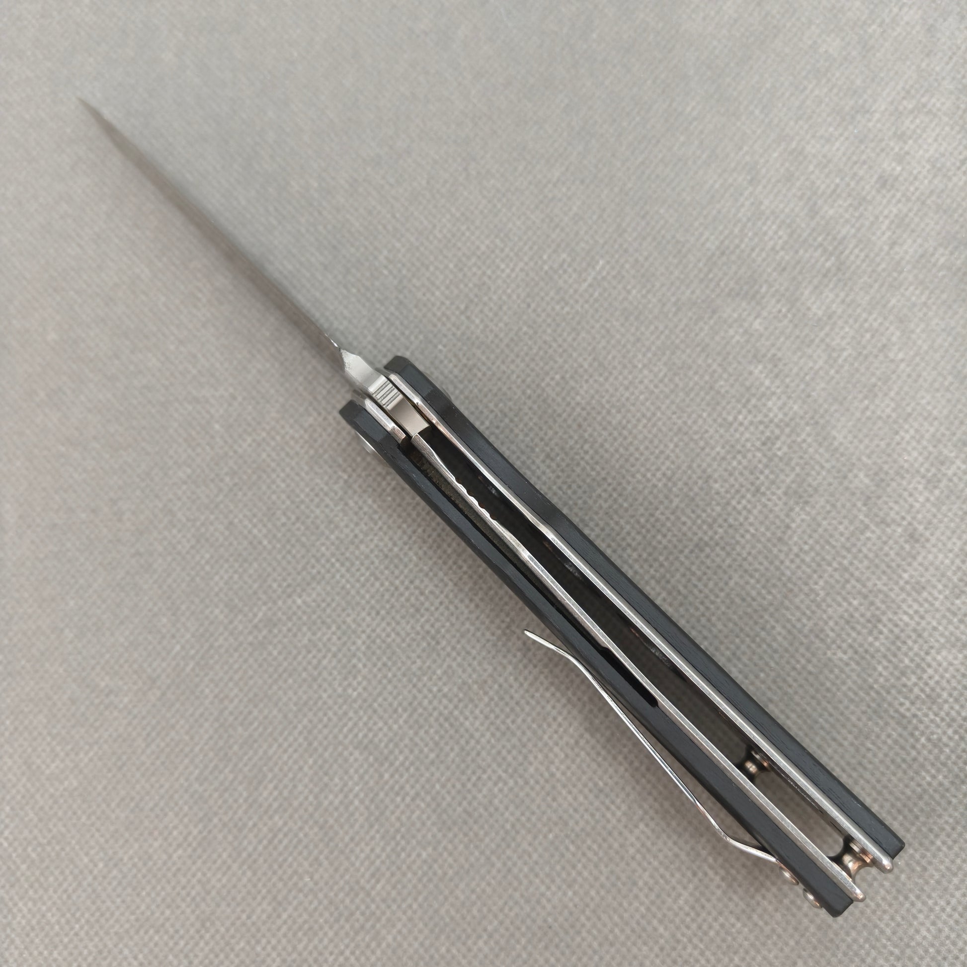 VORIXN KA006 open edge-side locking structure showing lock area and inner handle construction.