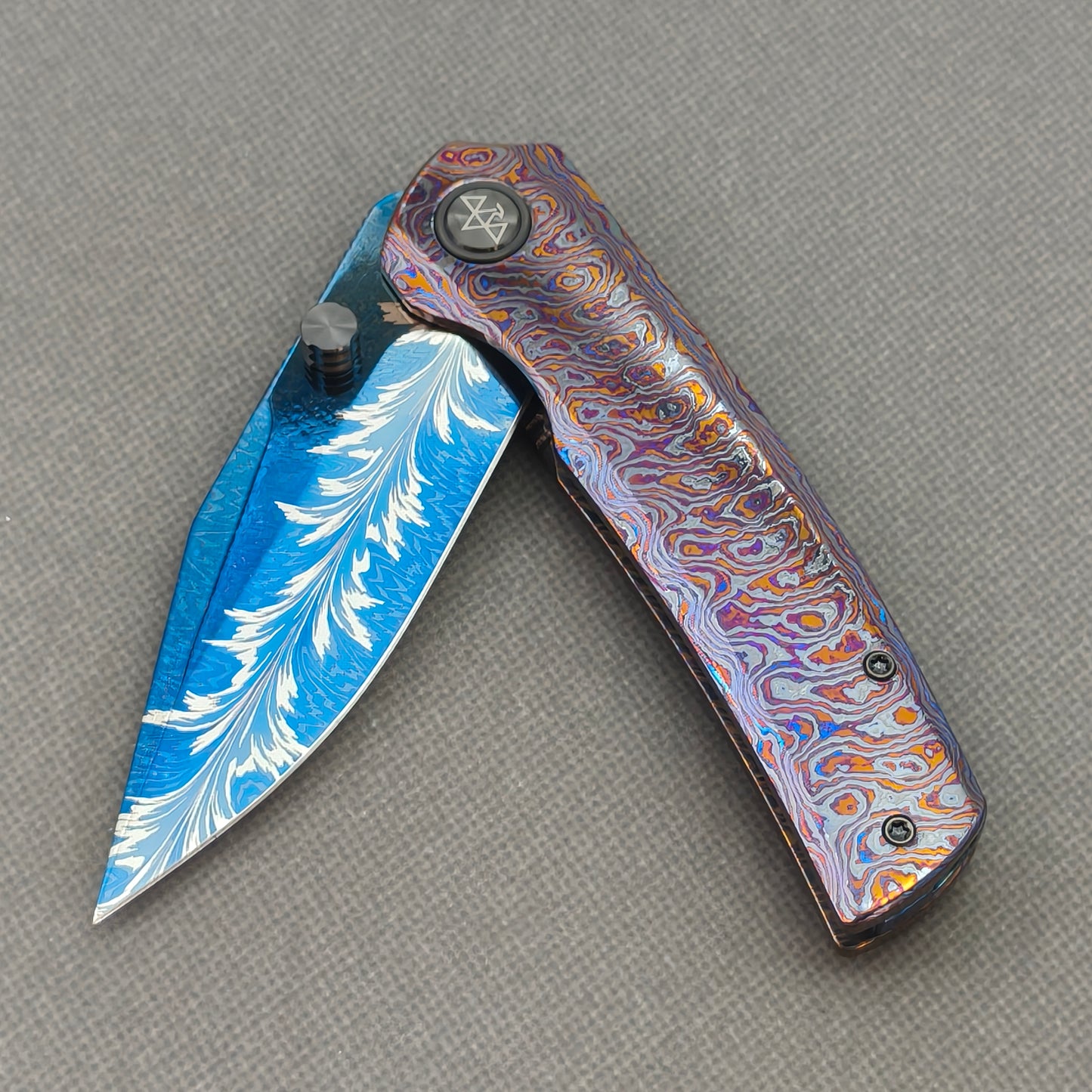 Vorixn "Aurora Black" Flipper & Thumb Stud Knife Hand-Flamed Zirconium Handle (3.8" Feather Damascus Blade) KB105
