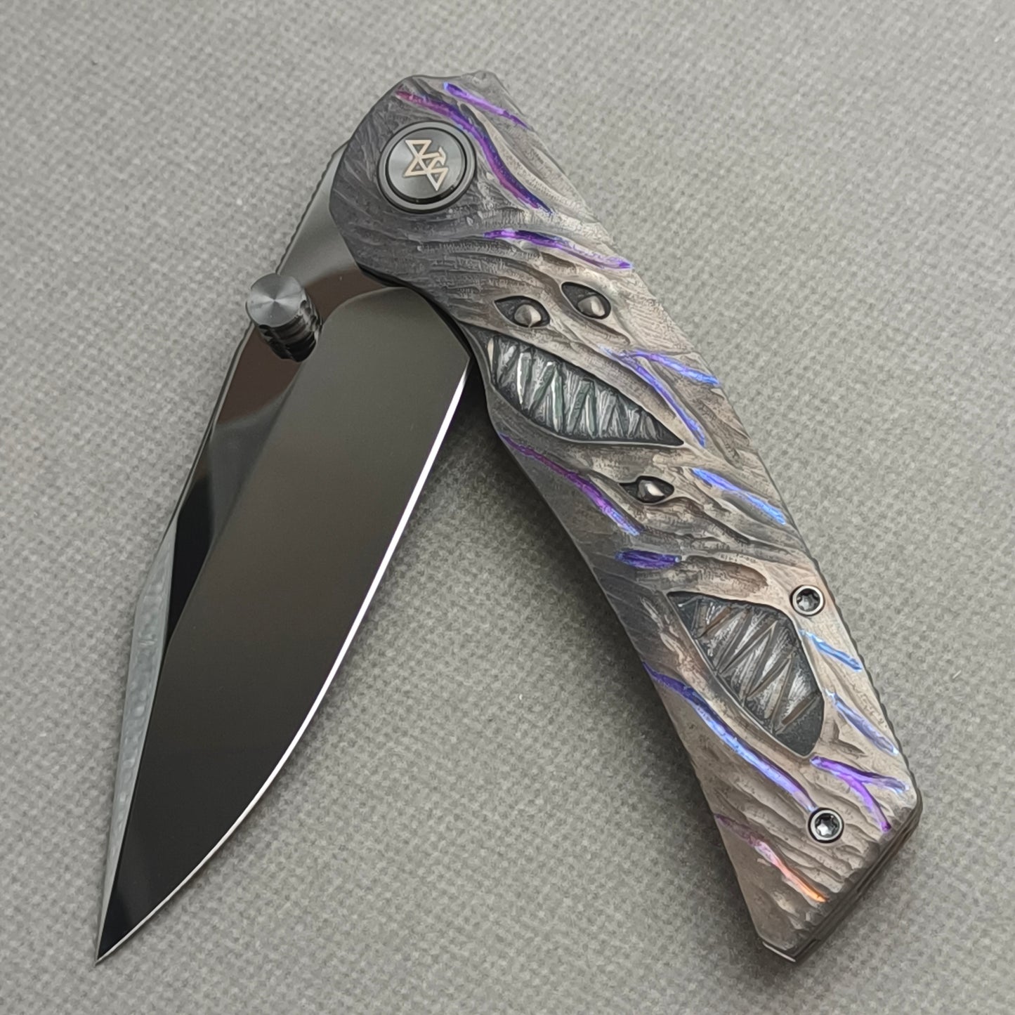 VORIXN "Voidmaw" (3.8" M390 Blade) Hand-Engraved & Anodized Titanium Handle Flipper & Thumb Stud Folding Knife - KB123