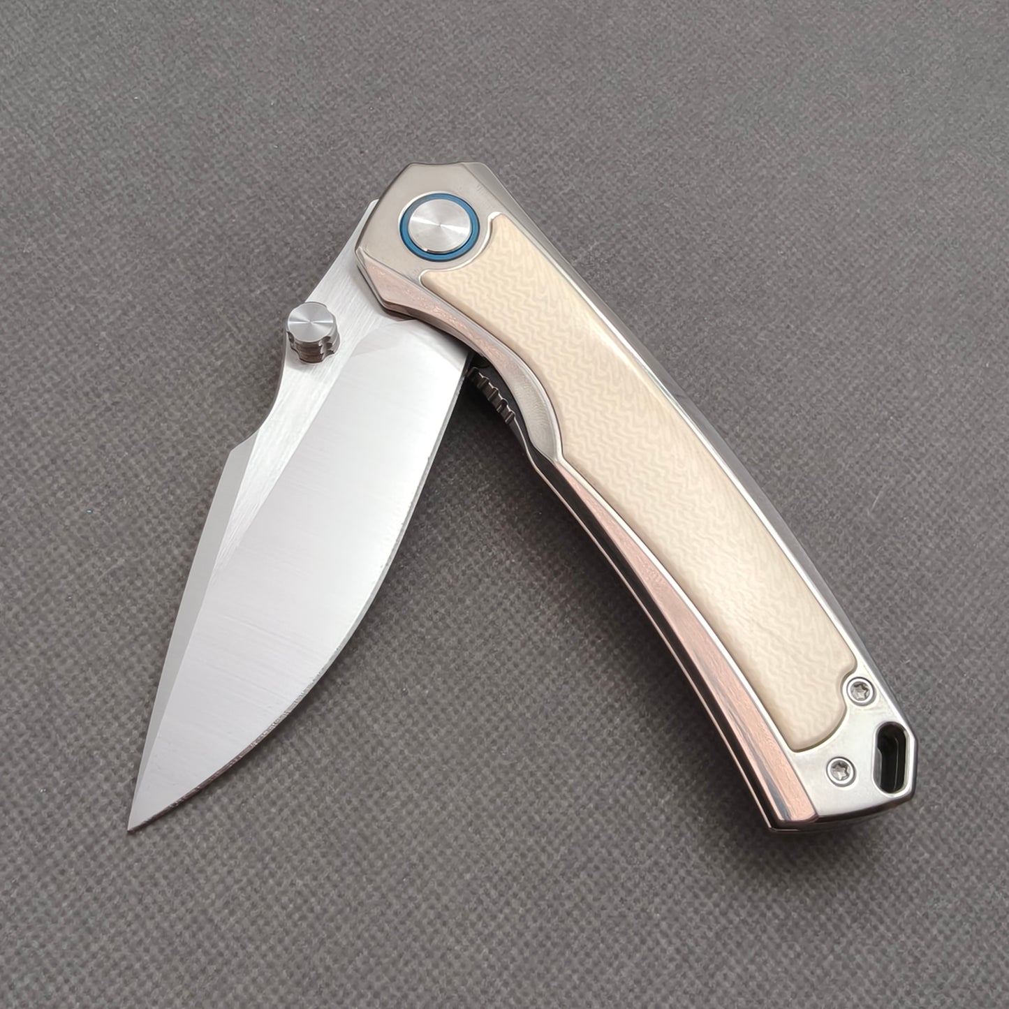 Vorixn "LUCENT" Flipper & Thumb Stud Messer mit Titan & technischem Mineralverbundgriff (9,1 cm 10Cr15CoMoV Klinge) KB044