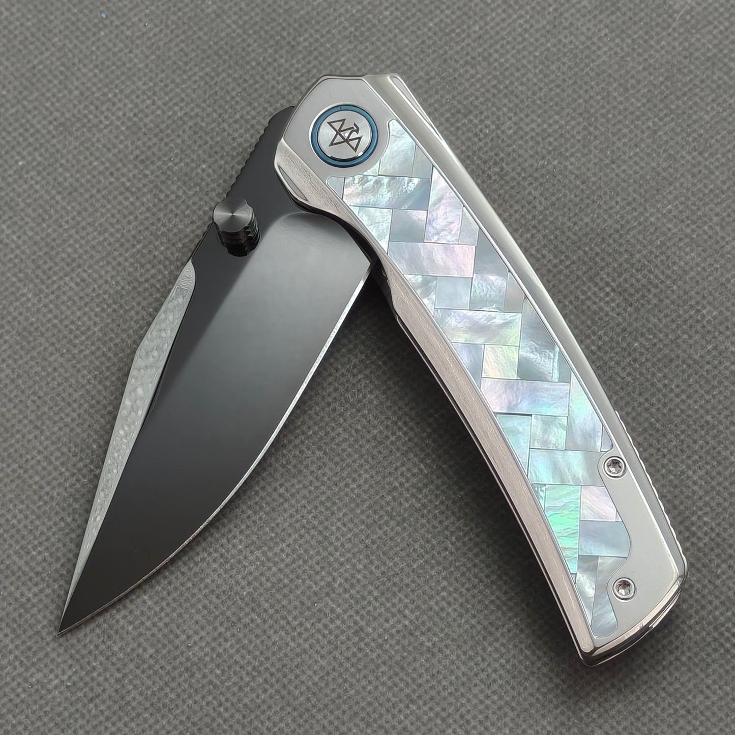 VORIXN "Ocean Mirage" Flipper & Thumb Stud Knife White Mother-of-pearl Inlaid Titanium Handle (3.8" M390 Blade) KB093