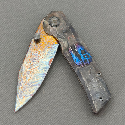 VORIXN "Skull Ember" (3.8" M390 Blade) Hand-Engraved & Anodized Titanium Handle Flipper & Thumb Stud Folding Knife - KB122