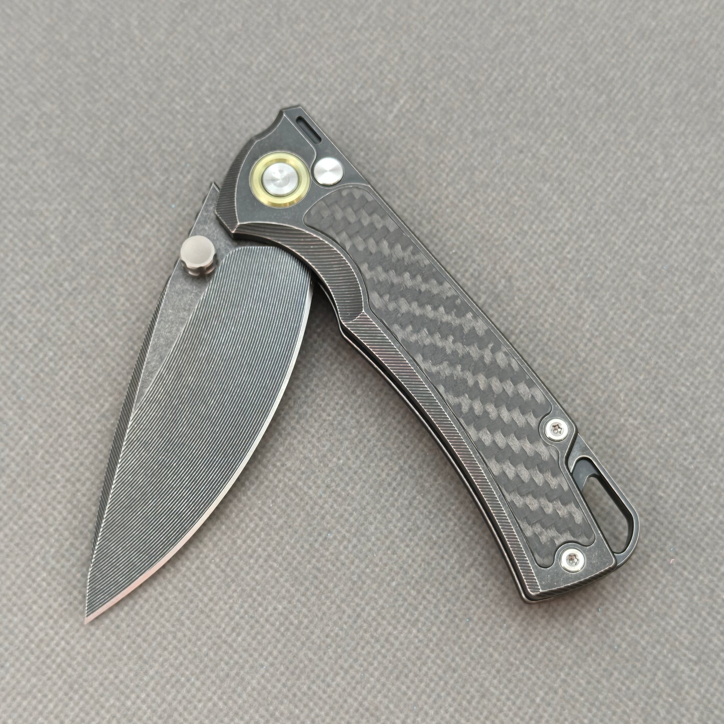 RIHE Design Klappmesser Titan+Carbon Fiber Griff (9,4 cm Bohler M390 Klinge) KB077