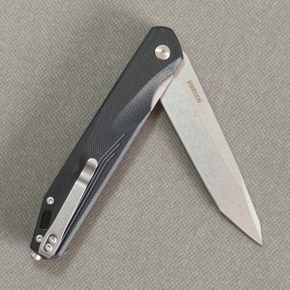 VORIXN Flipper Knife 2Cr13 & Carbon Fiber Handle (3.8" D2 Blade) KM002