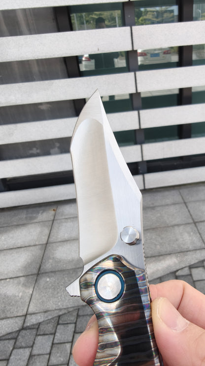 VORIXN KB035 folding knife showing blade