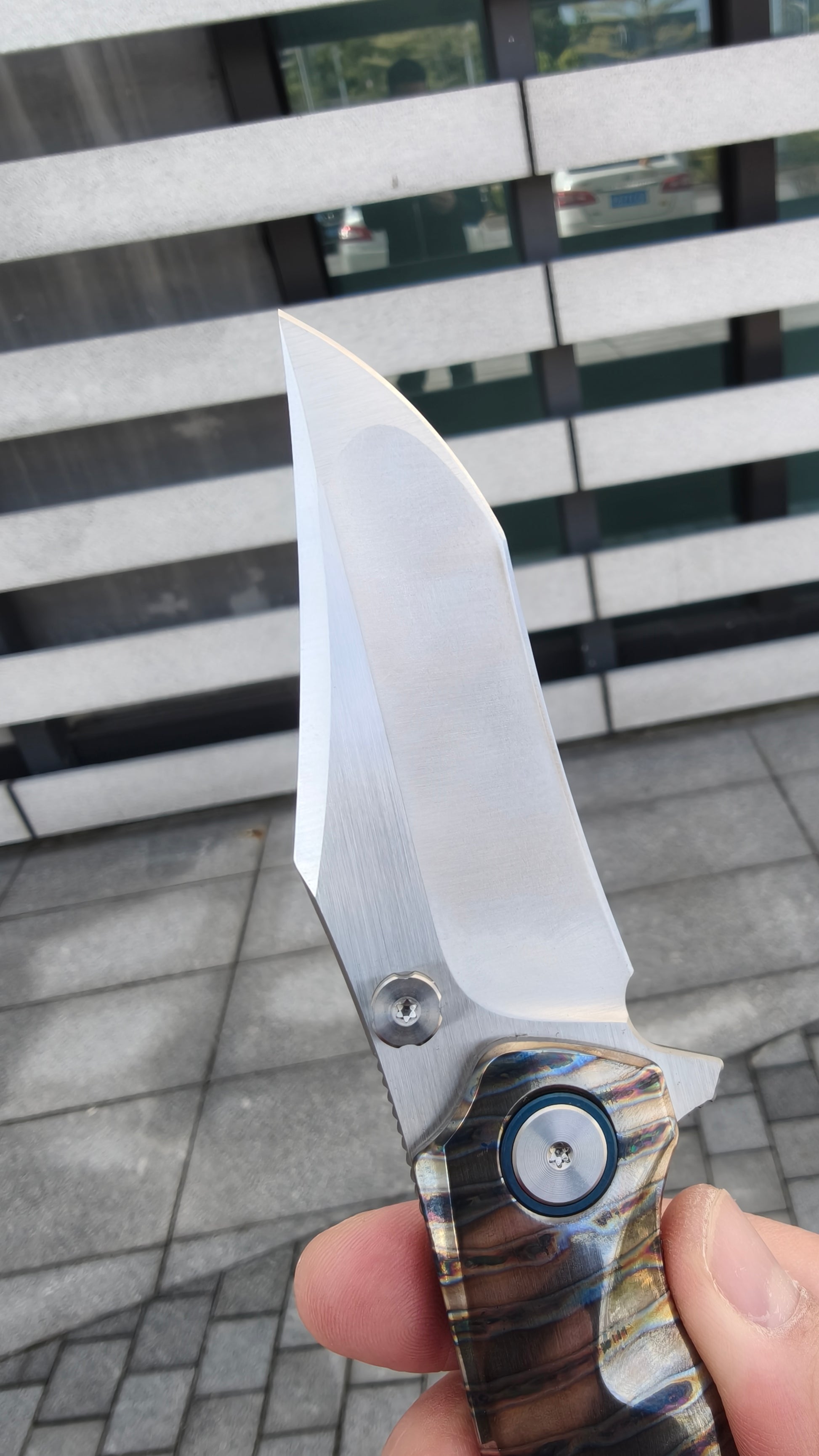 VORIXN KB035 folding knife showing blade