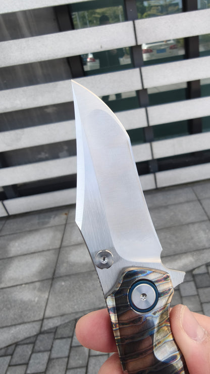 VORIXN KB035 folding knife showing blade