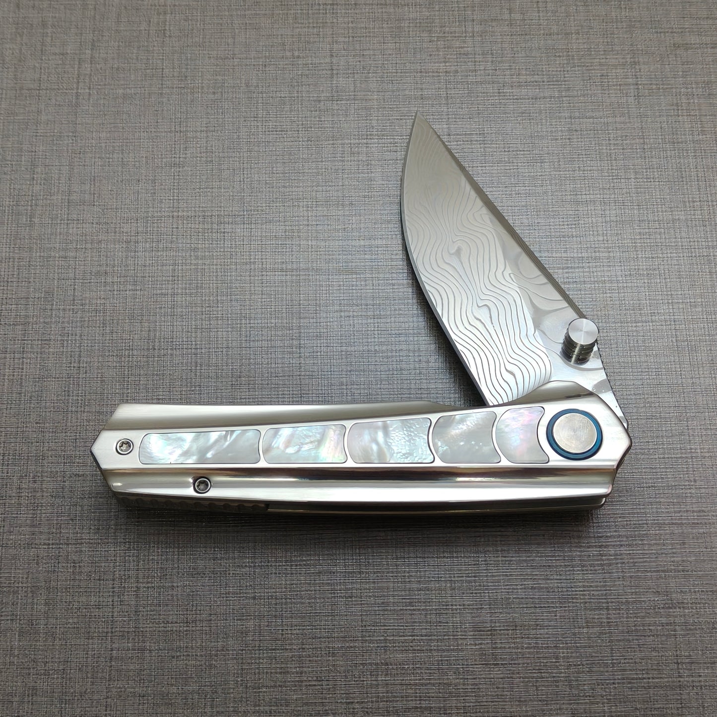VORIXN "Ocean Mirage" Flipper & Thumb Stud Knife Mother-of-Pearl Inlaid Titanium Handle (3.6" Damascus Blade) KB050